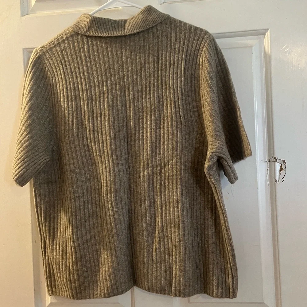 Abercrombie & Fitch Gray Ribbed Sweater - Picture 2 of 2